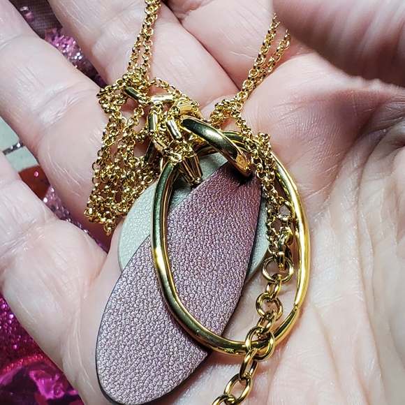 Stunning Stella & Dot Color Pop Pendant. 26" chain with 3" extender. - Picture 12 of 16